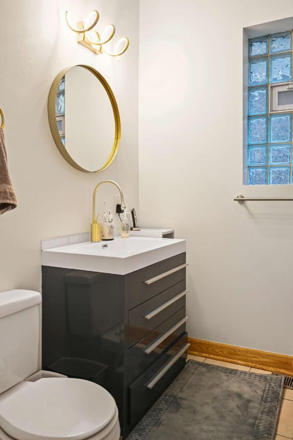 2 Bed Apt W/ Office, Free Parking, Near Wrigley Chicago Extérieur photo