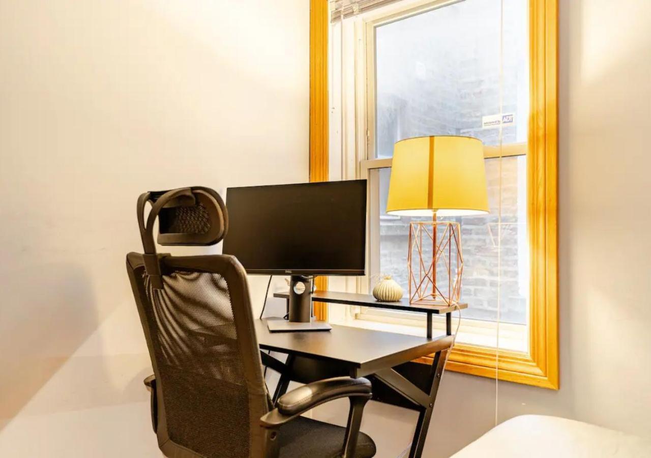 2 Bed Apt W/ Office, Free Parking, Near Wrigley Chicago Extérieur photo